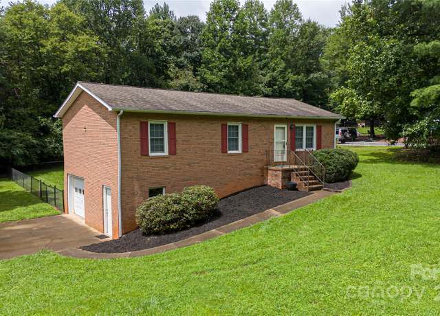 Property at 2970 Lake Dr, Morganton, NC 28655, 3 beds, 1 bath