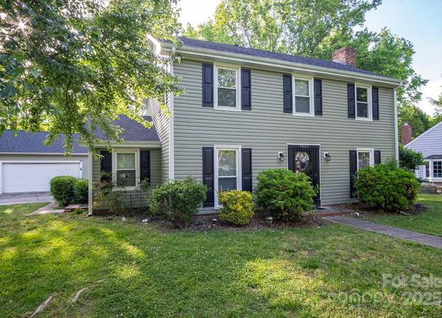 Property at 9801 Kent Village Dr, Charlotte, NC 28269, 3 beds, 2.5 baths