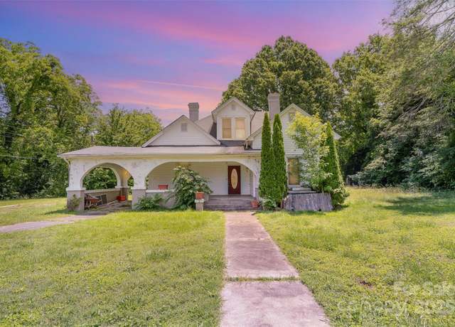 Property at 1637 N College Ave, Newton, NC 28658, 4 beds, 2 baths