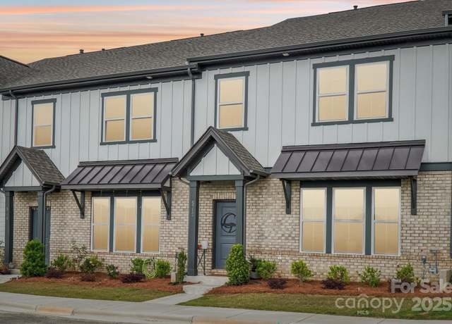 Property at 5712 Runnel Way, Charlotte, NC 28215, 3 beds, 2.5 baths
