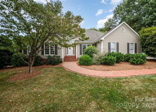 Property at 415 N Greenbriar Rd, Statesville, NC 28625, 3 beds, 2.5 baths