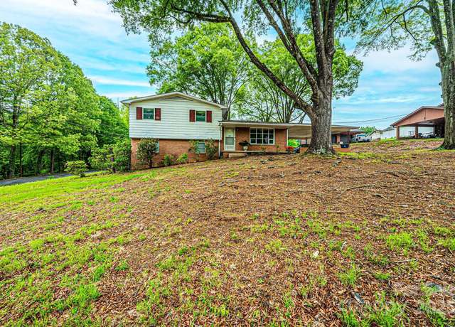 Property at 1521 19th St SW, Hickory, NC 28602, 4 beds, 2 baths