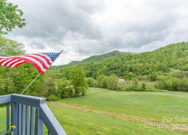 Property at 234 Snyder Farm Rd, Waynesville, NC 28786, 2 beds, 2.5 baths