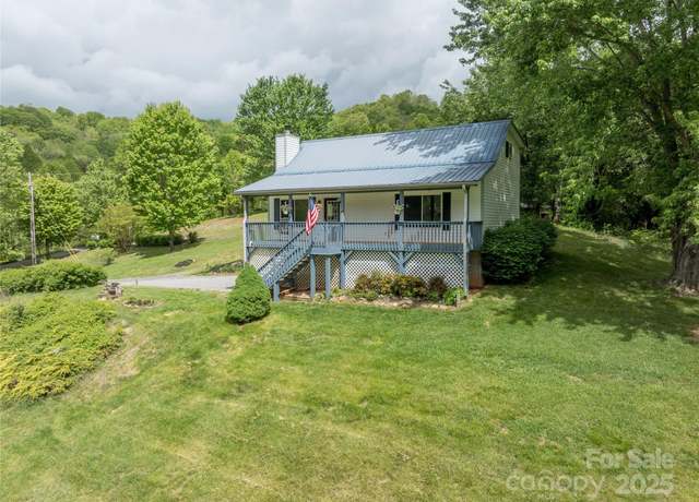 Property at 234 Snyder Farm Rd, Waynesville, NC 28786, 2 beds, 2.5 baths