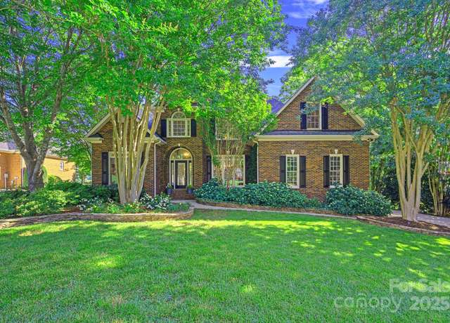 Property at 3506 Cardiff Ln, Matthews, NC 28104, 5 beds, 2.5 baths