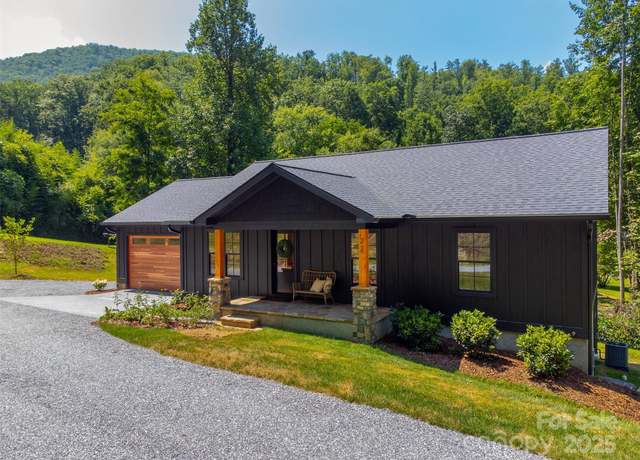 Property at 22 Crossing Ln, Sylva, NC 28779, 3 beds, 2 baths