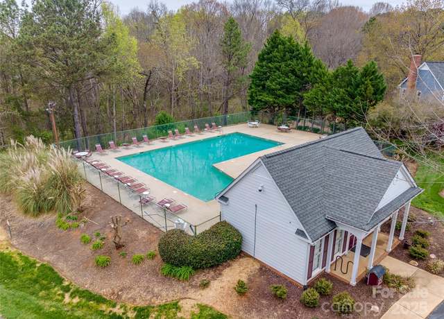 Property at 609 Tysons Forest Dr, Rock Hill, SC 29732, 4 beds, 2.5 baths