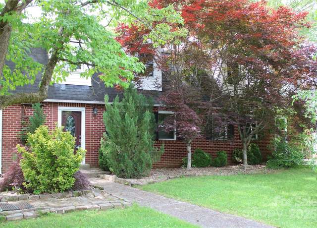 Property at 426/432 Maple St, Brevard, NC 28712, 4 beds, 2 baths