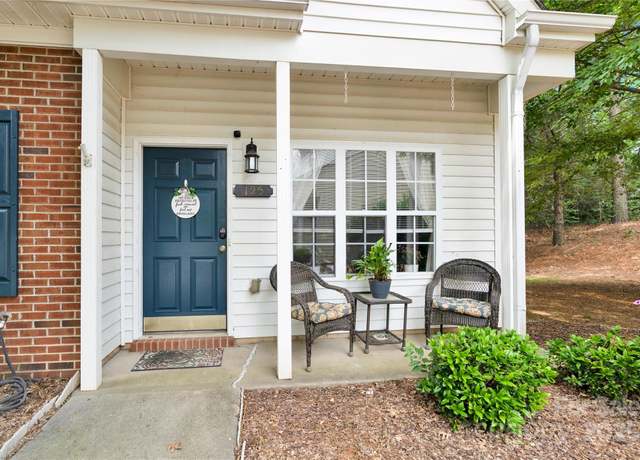 Property at 125 Lynch Cir, Mooresville, NC 28117, 3 beds, 2.5 baths