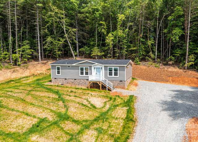Property at 122 River Ridge Ln, Hickory, NC 28601, 3 beds, 2 baths