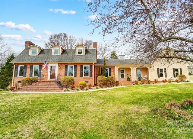 Property at 109 Chanticleer Ct, Charlotte, NC 28214, 3 beds, 2.5 baths