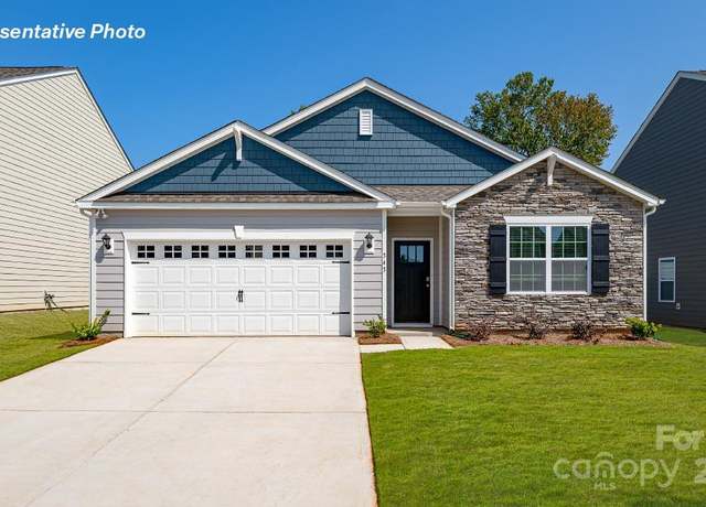 Property at 1381 6th St NE, Hickory, NC 28601, 4 beds, 2 baths