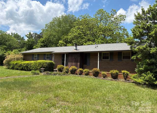 Property at 947 Ravendale Dr, Charlotte, NC 28216, 3 beds, 1.5 baths
