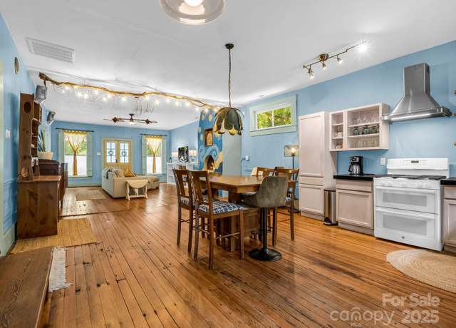 Property at 2622 Greenville Hwy, Flat Rock, NC 28731, 3 beds, 2 baths