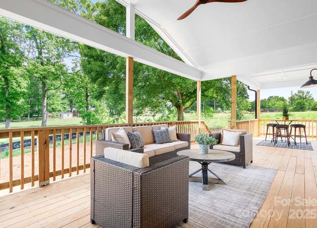 Property at 104 Arbor Dr, Waxhaw, NC 28173, 4 beds, 3.5 baths