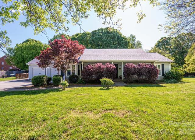 Property at 695 Linwood Rd, Mooresville, NC 28115, 3 beds, 2 baths
