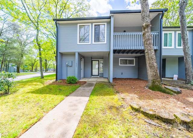 Property at 11222 Carmel Chace Dr, Charlotte, NC 28226, 2 beds, 2.5 baths