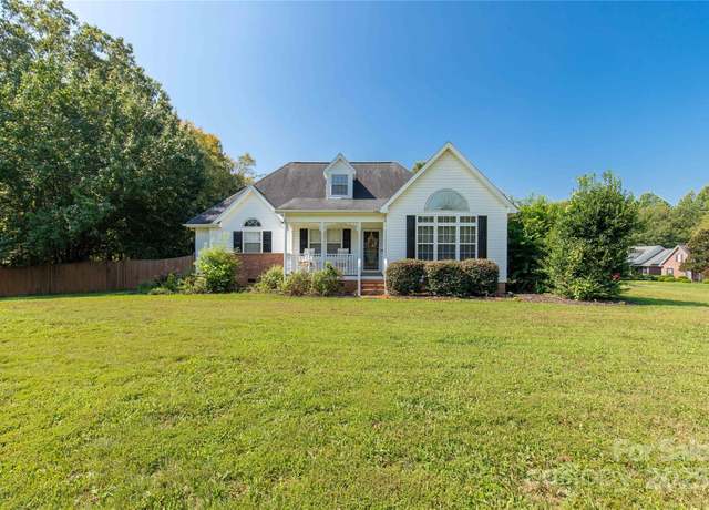 Property at 903 Little Brook Cir, York, SC 29745, 5 beds, 3 baths