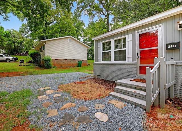 Property at 2501 Thornton Rd, Charlotte, NC 28208, 3 beds, 1 bath