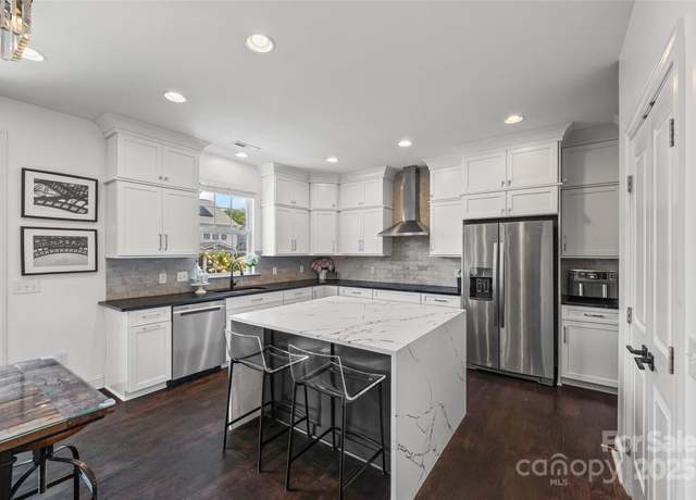 Property at 17622 Austins Creek Dr, Charlotte, NC 28278, 6 beds, 5 baths