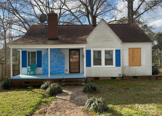 Property at 110 Courtland St, Chester, SC 29706, 2 beds, 1 bath