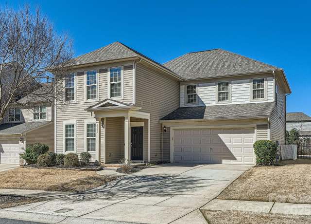 Property at 15317 Colonial Park Dr, Huntersville, NC 28078, 4 beds, 2.5 baths