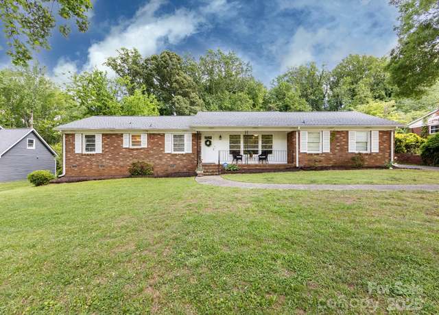 Property at 6616 Williams Rd, Charlotte, NC 28215, 3 beds, 2 baths