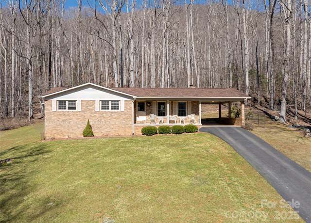 Property at 166 Huskins Rd, Spruce Pine, NC 28777, 3 beds, 2 baths