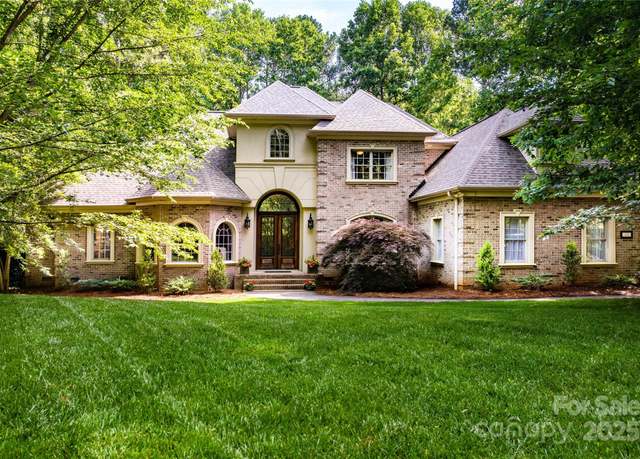 Property at 122 Sleepy Cove Trl, Mooresville, NC 28117, 4 beds, 4 baths