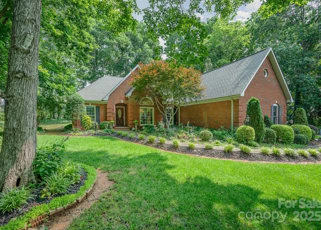 Property at 5208 Black Oak Ln, Waxhaw, NC 28173, 3 beds, 2 baths
