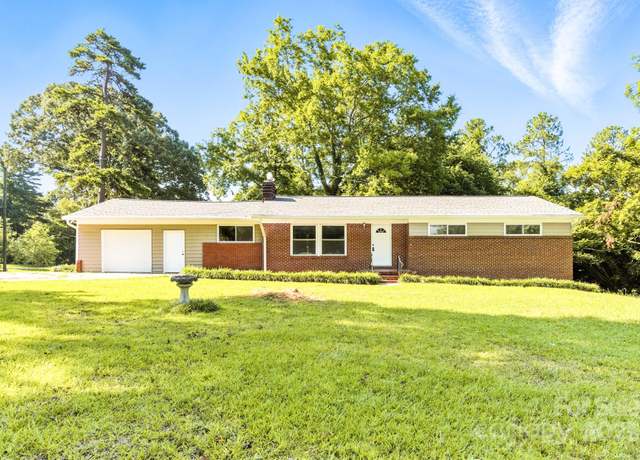 Property at 215 Mellwood Dr, Charlotte, NC 28214, 3 beds, 2 baths
