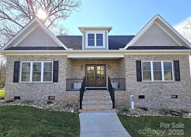 Property at 496 19th Avenue Cir NW, Hickory, NC 28601, 4 beds, 3 baths