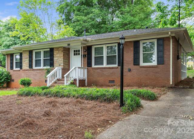 Property at 3733 Manchester Dr, Charlotte, NC 28217, 3 beds, 1.5 baths