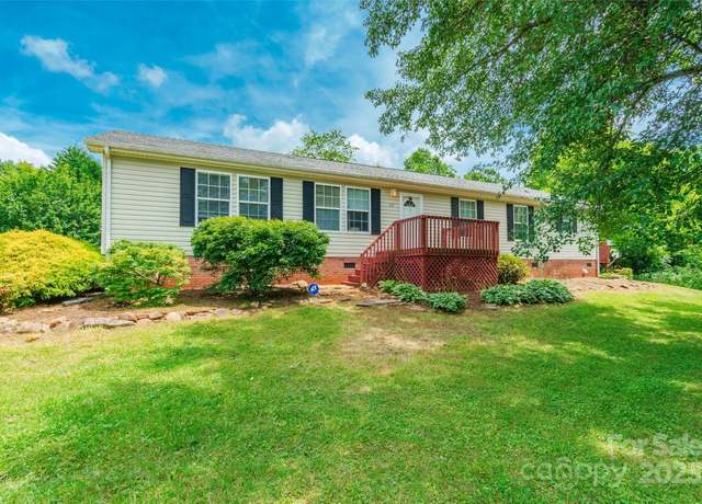Property at 1828 Pine Hollow Pl, Hudson, NC 28638, 3 beds, 2 baths