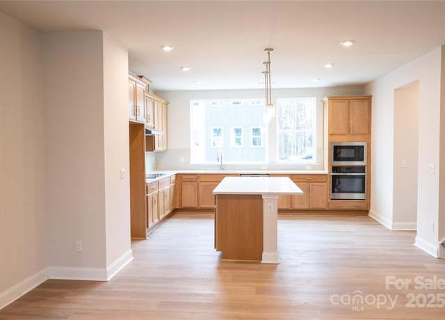 Property at 7940 Cedarsmith Ct, Charlotte, NC 28217, 3 beds, 3.5 baths