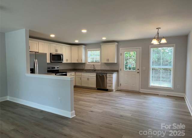 Property at 702 Park Ave, Salisbury, NC 28144, 3 beds, 2 baths