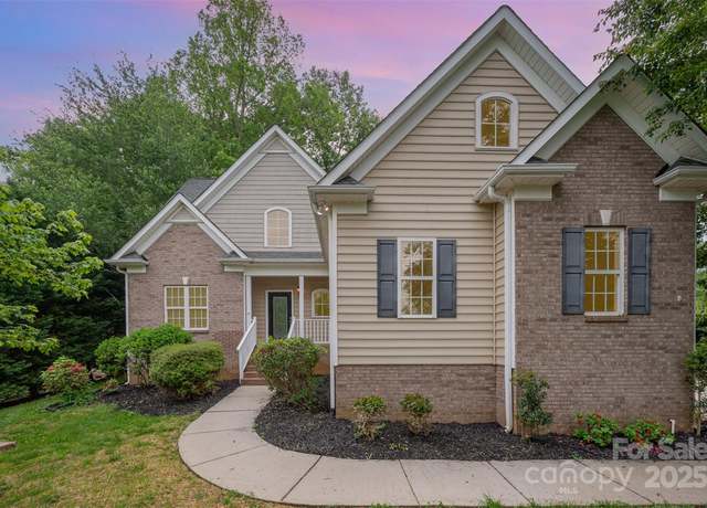 Property at 1033 Marguerite Dr, Lowell, NC 28098, 3 beds, 2.5 baths