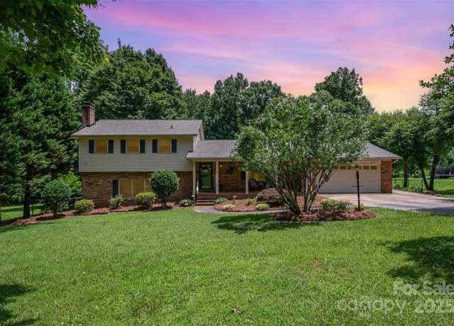Property at 2109 Quail Dr NW, Concord, NC 28027, 3 beds, 3 baths