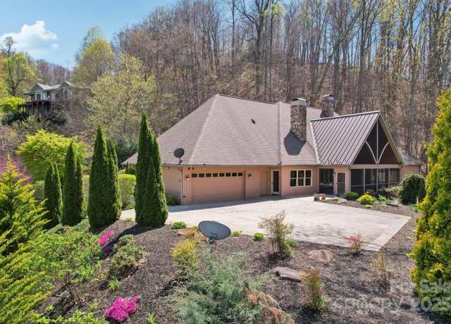 Property at 206 View Ridge Pkwy, Leicester, NC 28748, 2 beds, 2.5 baths