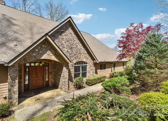 Property at 206 View Ridge Pkwy, Leicester, NC 28748, 2 beds, 2.5 baths