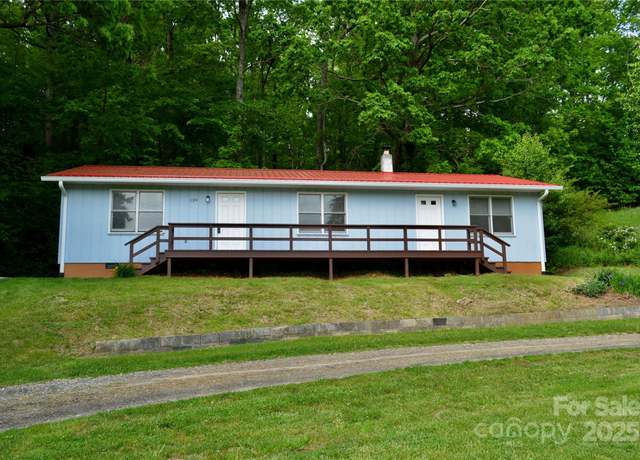 Property at 139 Windy Oaks Rdg, Burnsville, NC 28714, 2 beds, 2 baths