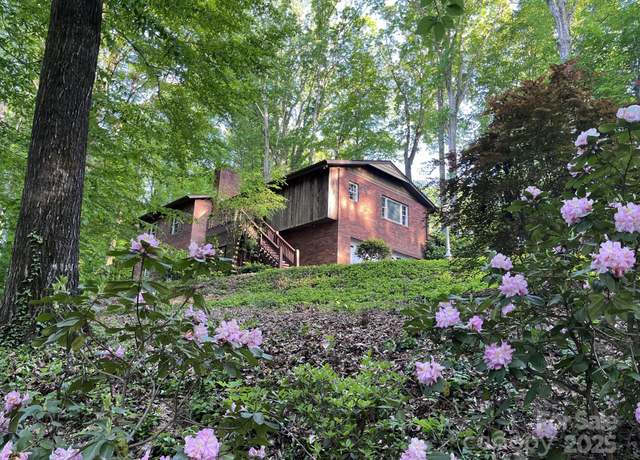 Property at 231 Davis Dr, Morganton, NC 28655, 3 beds, 2.5 baths