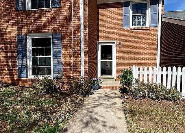 Property at 305 Wenwood Cir, Greenville, SC 29607, 3 beds, 2.5 baths