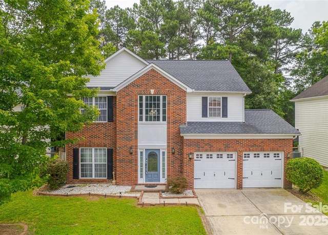 Property at 9910 Sandman Ln, Charlotte, NC 28216, 3 beds, 2.5 baths