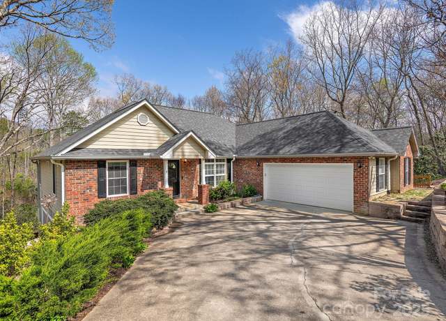 Property at 9 Kit Ct, Fletcher, NC 28732, 3 beds, 3 baths