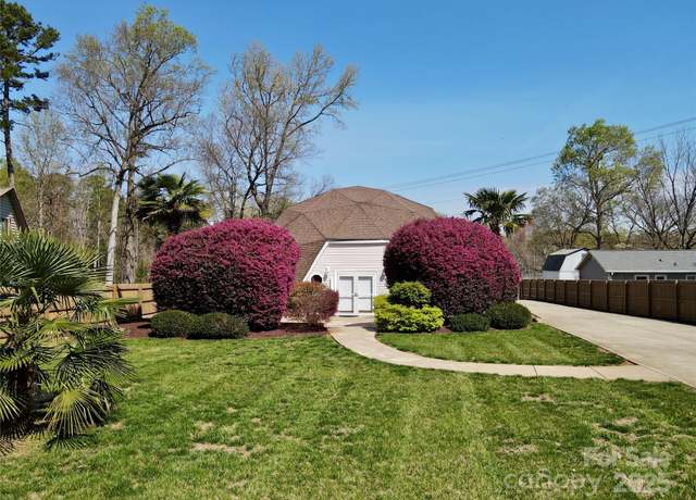 Property at 7977 Lucky Creek Ln, Denver, NC 28037, 2 beds, 3 baths
