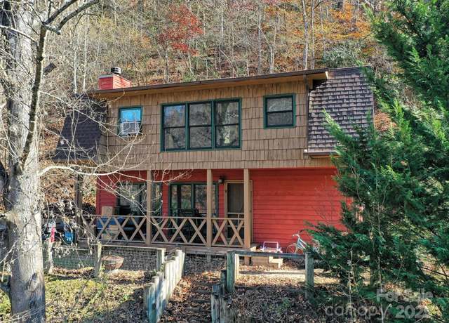 Property at 50 Cottontail Ln, Canton, NC 28716, 2 beds, 2 baths