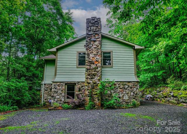 Property at 309 Old Farm School Rd, Asheville, NC 28805, 3 beds, 2.5 baths