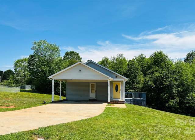 Property at 301 Walkers Ridge Dr, Shelby, NC 28152, 3 beds, 2 baths