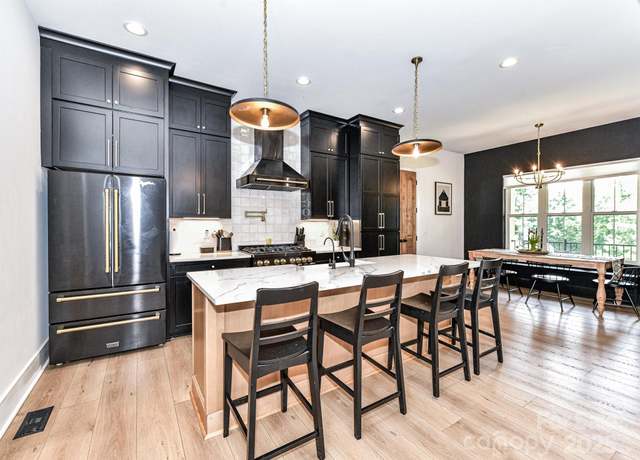 Property at 167 Greenbay Rd, Mooresville, NC 28117, 4 beds, 3.5 baths